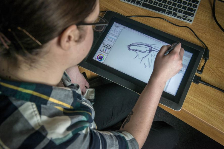 Drawing on a display tablet