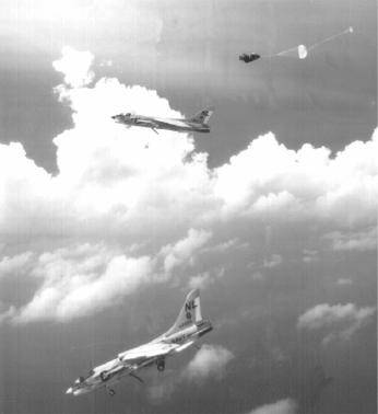 Палубный истребитель F-8 Crusader, его предшественники и потомки (часть 2)