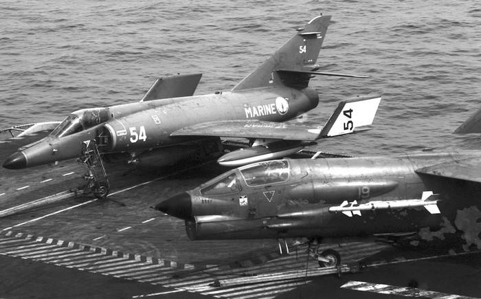 Палубный истребитель F-8 Crusader, его предшественники и потомки (часть 2)