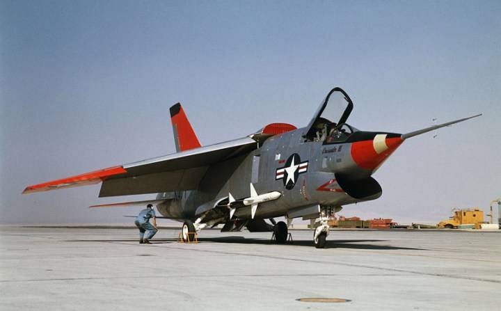 Палубный истребитель F-8 Crusader, его предшественники и потомки (часть 2)